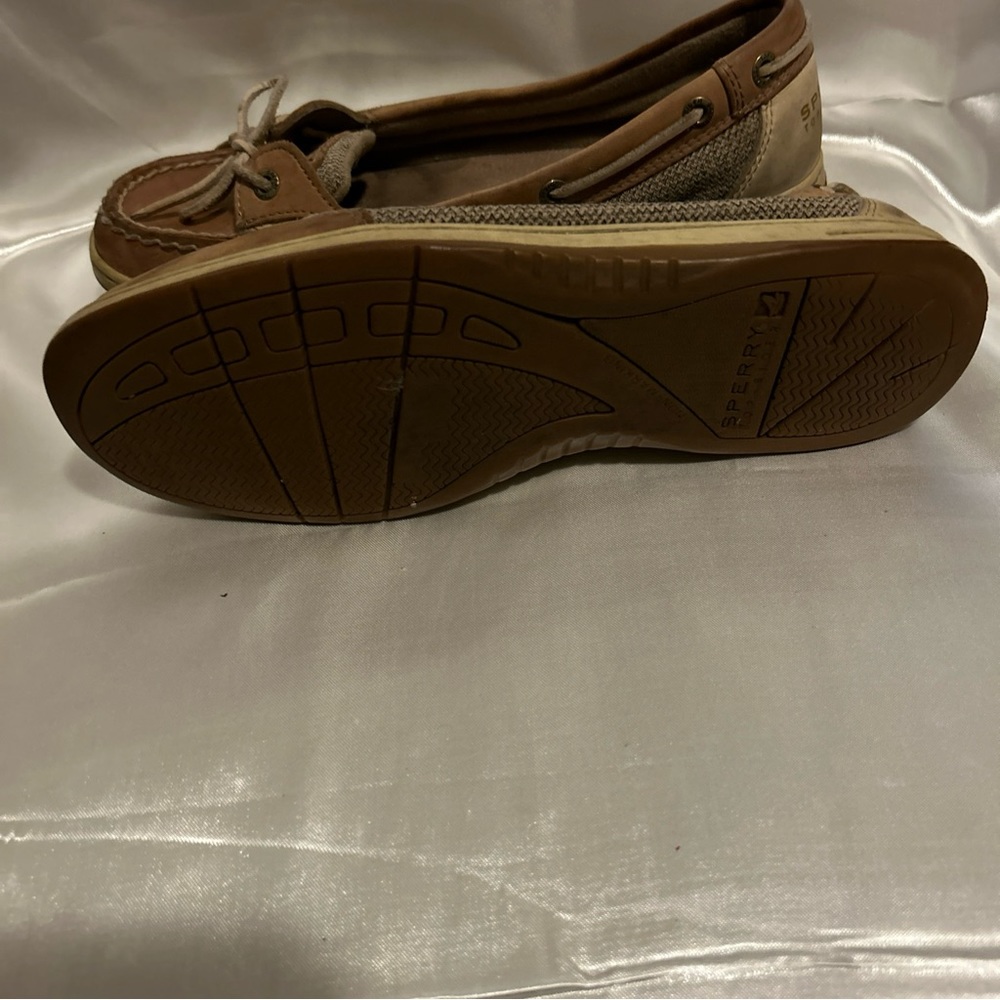 Shoes - Picture 5 of 6